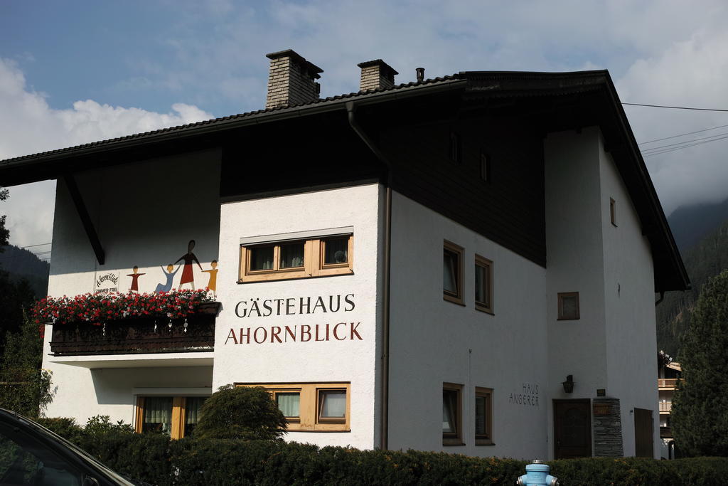 Gaestehaus Ahornblick Mayrhofen Bagian luar foto